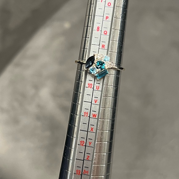 Silver Blue Crystal Ring, Size 9 - Picture 3 of 12